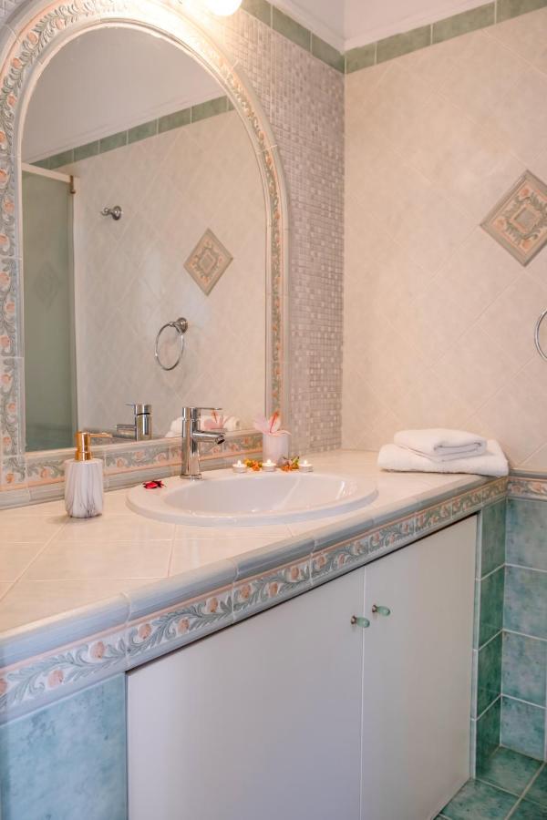 Villa Afroditi In Chania Near Airport With Private Pool, Free Wi-Fi, Souda Bay Views, Garden Oasis Κουνουπιδιανά Εξωτερικό φωτογραφία